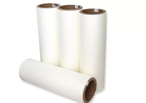 Latest company news about Rollos de película de laminación: Superficie lisa, fácil de imprimir y procesar