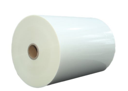 Un buen precio. 22μ PET/EVA Laminado ultra-fuerte a prueba de agua 4000m Película transparente para embalaje protector 22 miu espesor Material PET en línea
