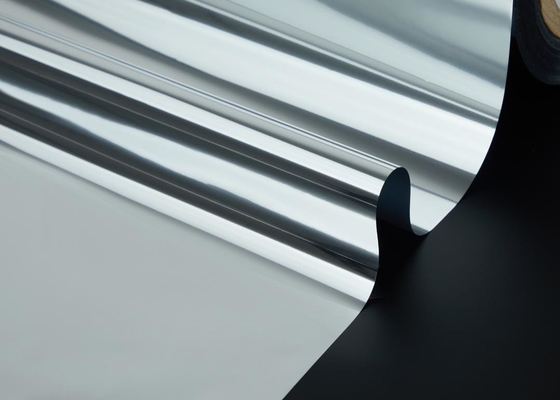 Good price Rollo pesado de película VMPET ultraimpresible de 3000 m 12 μm Revestimiento metálico de plata avanzada 97% Barrera radiante reflectante en línea