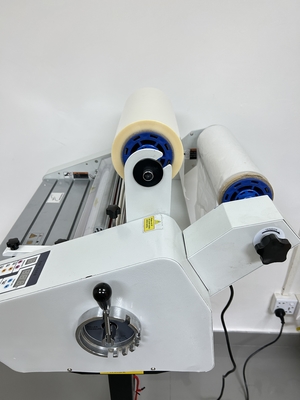 Un buen precio. Barniz de transferencia ecológico para la película anti arañazos y brillante en línea