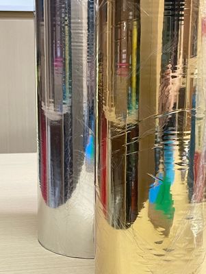 Un buen precio. Impresión de pantalla de precisión laminado de 18 μm nanocerámico reforzado BOPP Ra 0.12 μm con superficie mate autocurante en línea