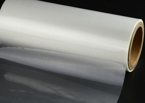 Un buen precio. Película base BOPP/PET de alto brillo certificada, película termolaminada de doble sustrato con claridad superior en línea