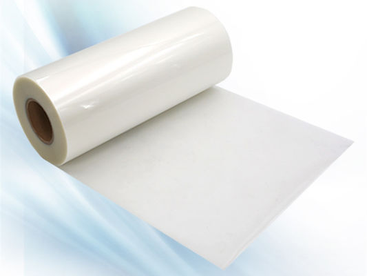Un buen precio. Película laminada de PET, rodillos de protección brillante 4000m 27mic en línea