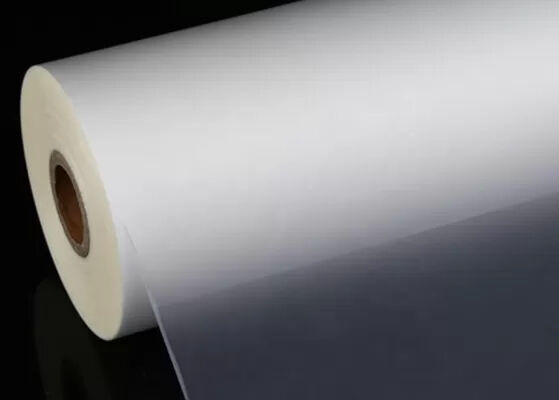 Un buen precio. Resistente a la temperatura de -40°C a 120°C Rollos de película de laminación con núcleo de papel de 3 pulgadas y opciones de adhesivo UV de agua con disolvente en línea